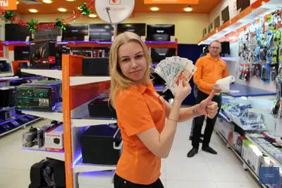 Требуется сотрудник в магазин электроники г. Луганск (ТЦ центральный) <br /> на выходные дни СБ - ВС