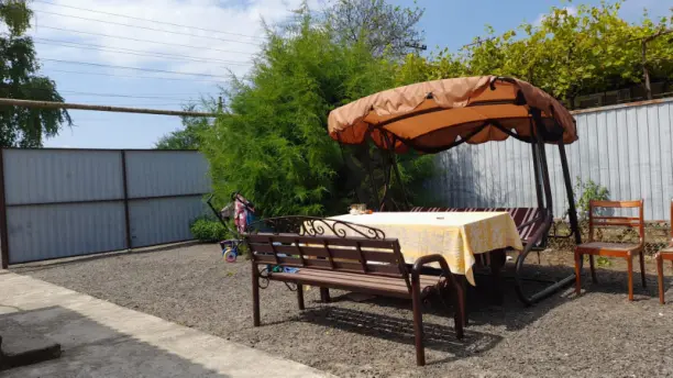 Продаётся дом 100 м2, 30 соток участок. Дом большой, светлый, тёплый. Евроремонт. Стены из Ж/Б панел