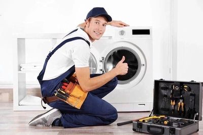 В сервисный центр требуется мастер по ремонту стиральных машин. Зарплата каждую пятницу.