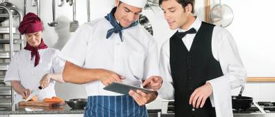 Сеть ресторанов Корона Приглашает на работу: <br /> - бармена; <br /> - уборщицу/посудомойщицу. <br 