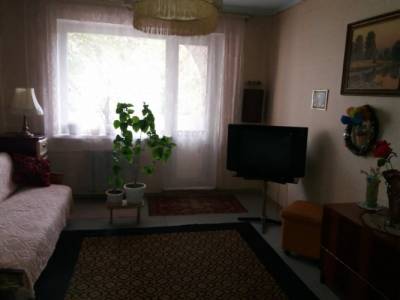 Продам 2-х комнатную квартиру (ОТ ХОЗЯИНА) в Луганске, за театром Кукол ( ул. Фрунзе,6), 4 этаж 9 -т