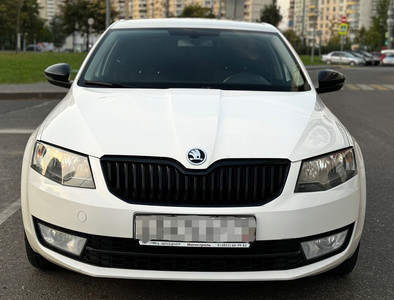 Продам Skoda Octavia 2014 г.в 172 т. км пробег ( оригинальный) , 1 владелец . Зелёная автотека , сер