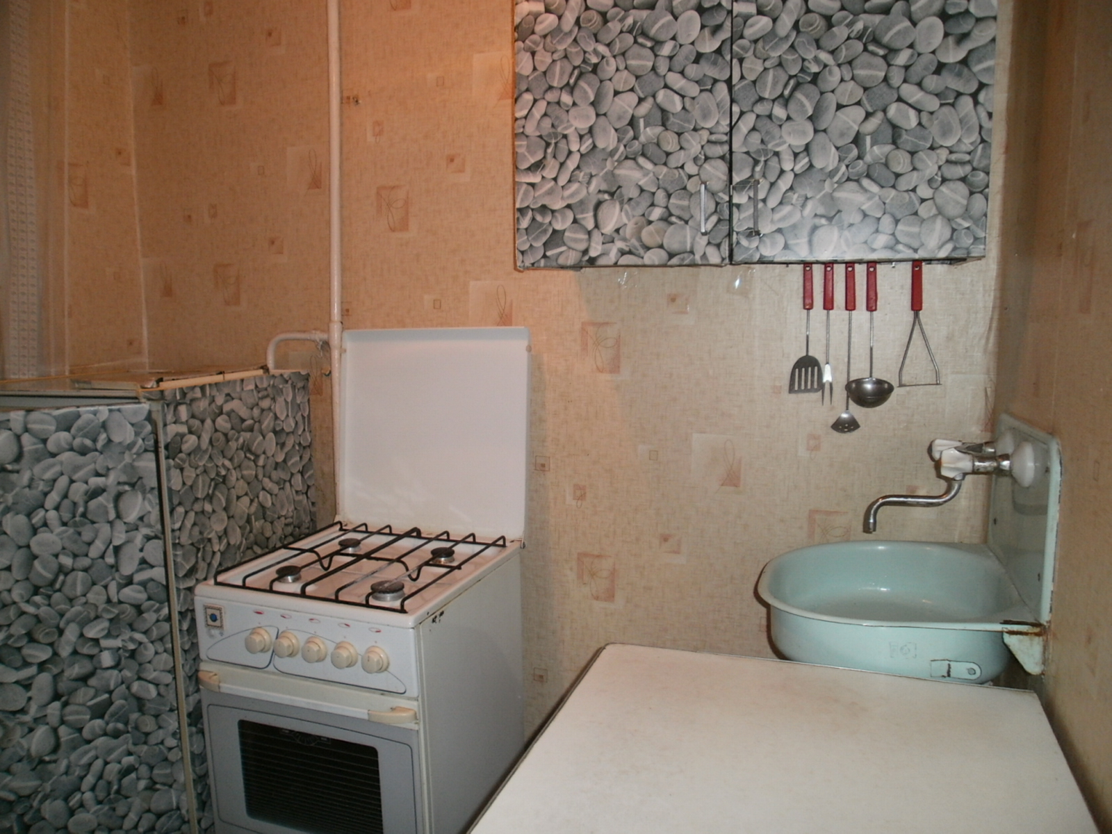 изображение,скриншот № 4 к Дёшево и без залога сдам на востоке Луганска 1 ком. кв-ру ул.30лет Победы- район кинотеатра Мир.