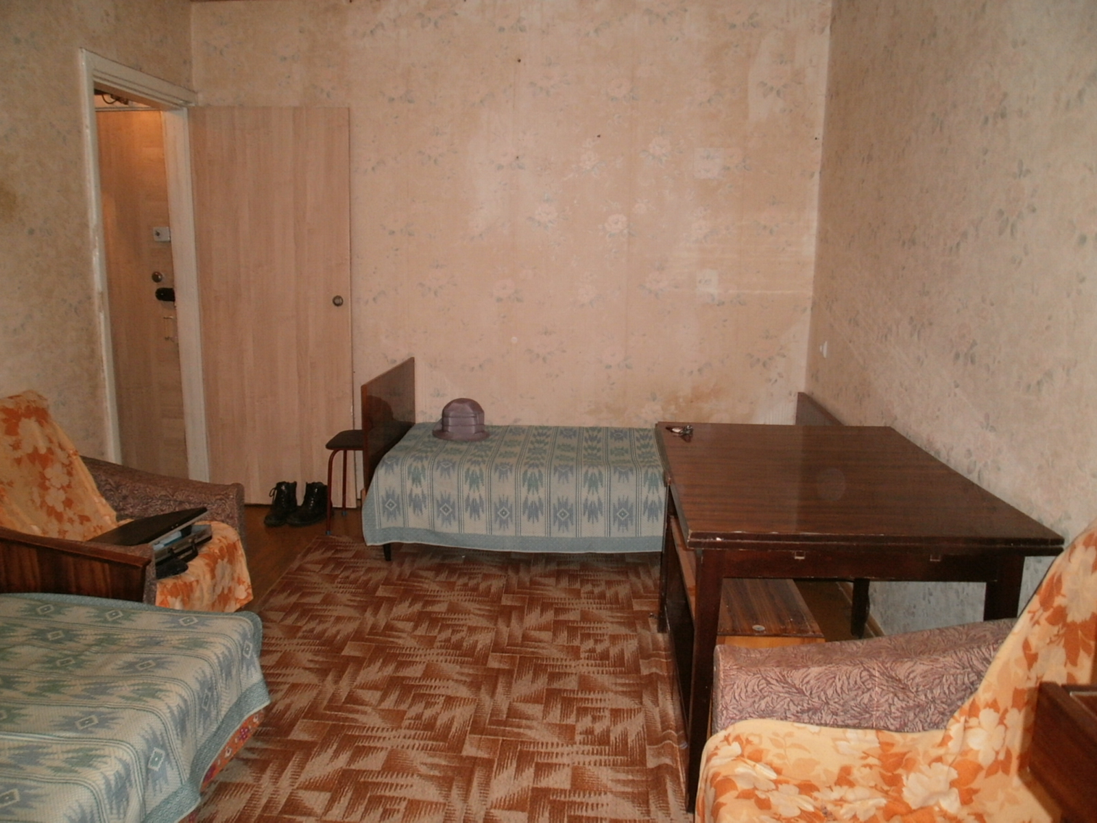 к материалу изображение Дёшево и без залога сдам на востоке Луганска 1 ком. кв-ру ул.30лет Победы- район кинотеатра Мир.