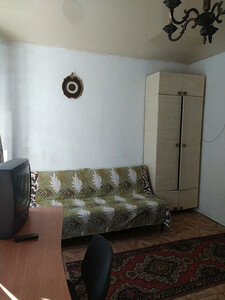 Сдам 1 комнатную квартиру в Луганске таксопарк район ТЦ Аврора. Сдам 1 комнатную квартиру в Луганске таксопарк район ТЦ Аврора. Есть ремонт, мебель-2дивана, шкаф, с