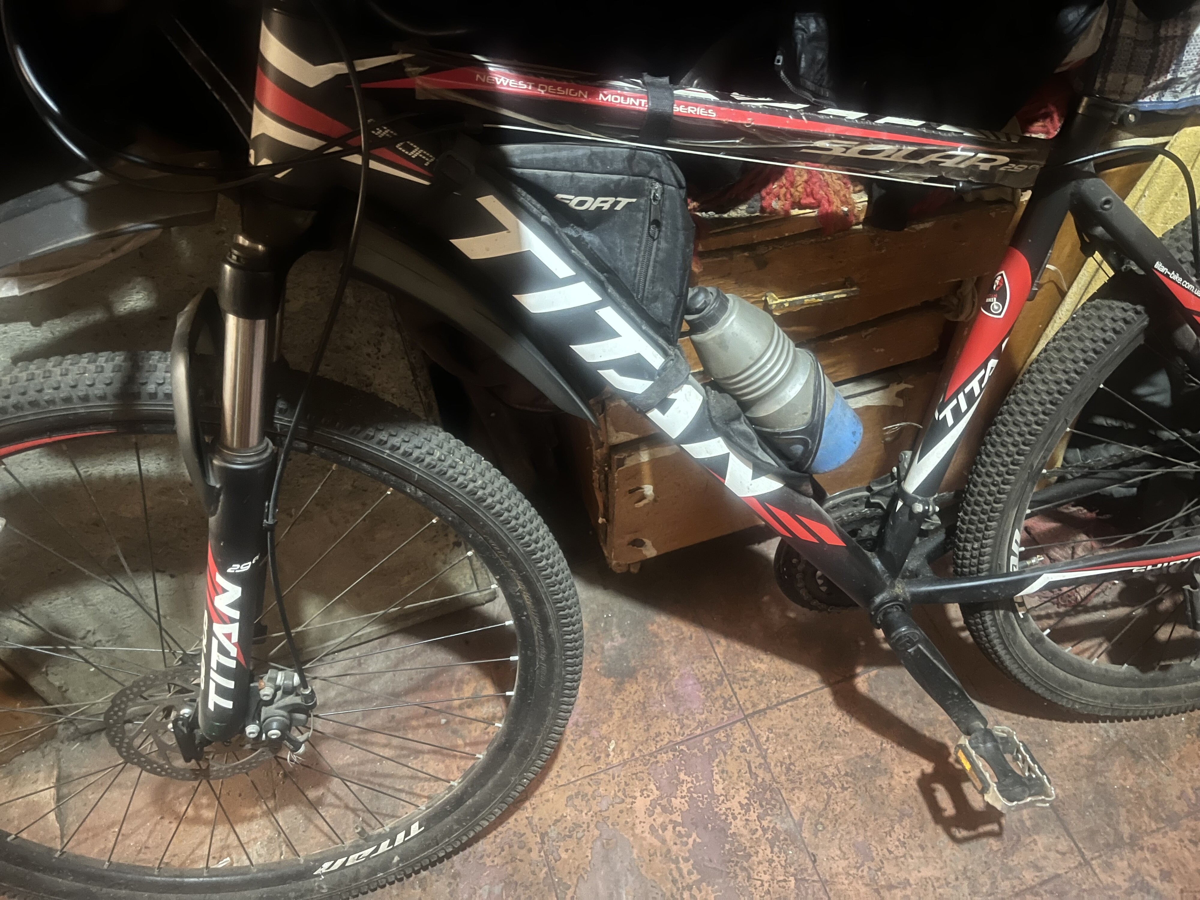 Продам хороший , добротный велосипед, как для города так и проселочной дороги . Регулируемая передня