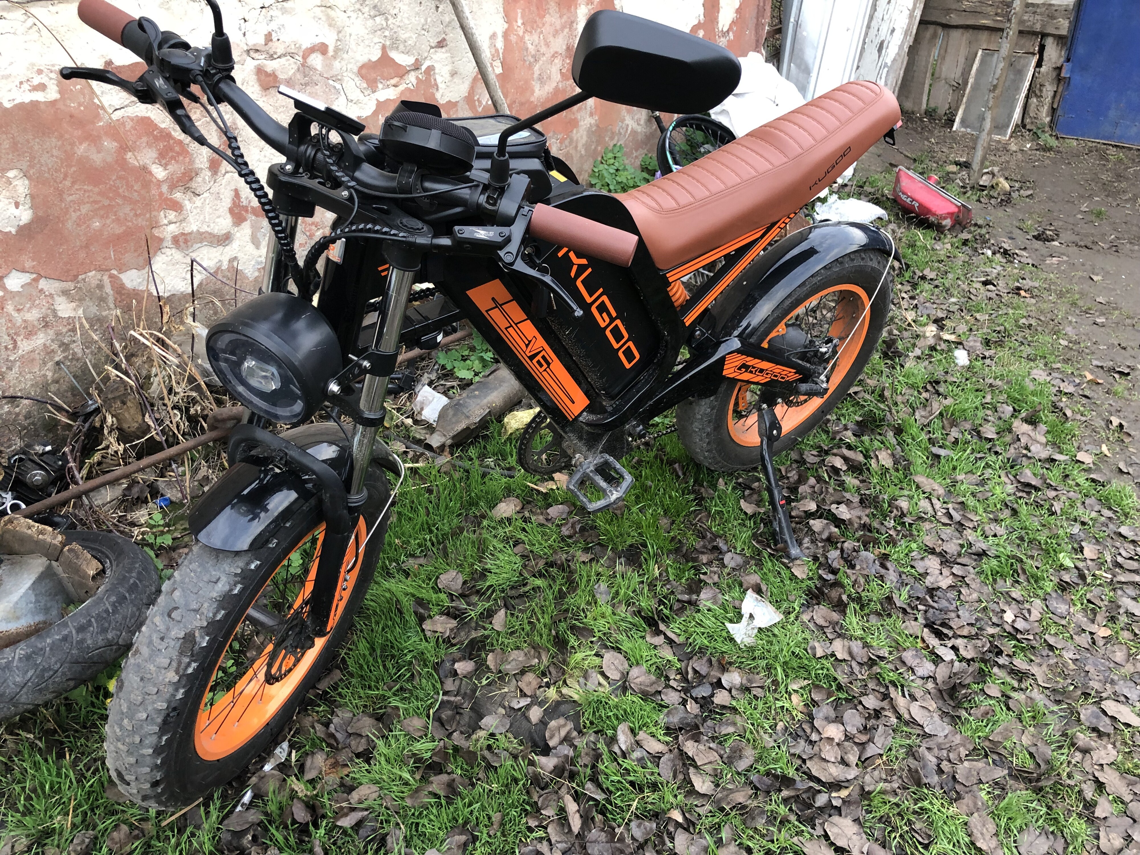 <p>Мотомастерская занимается ремонтом электросамокатов , электроскутеров, электровелосипедов:<br />
