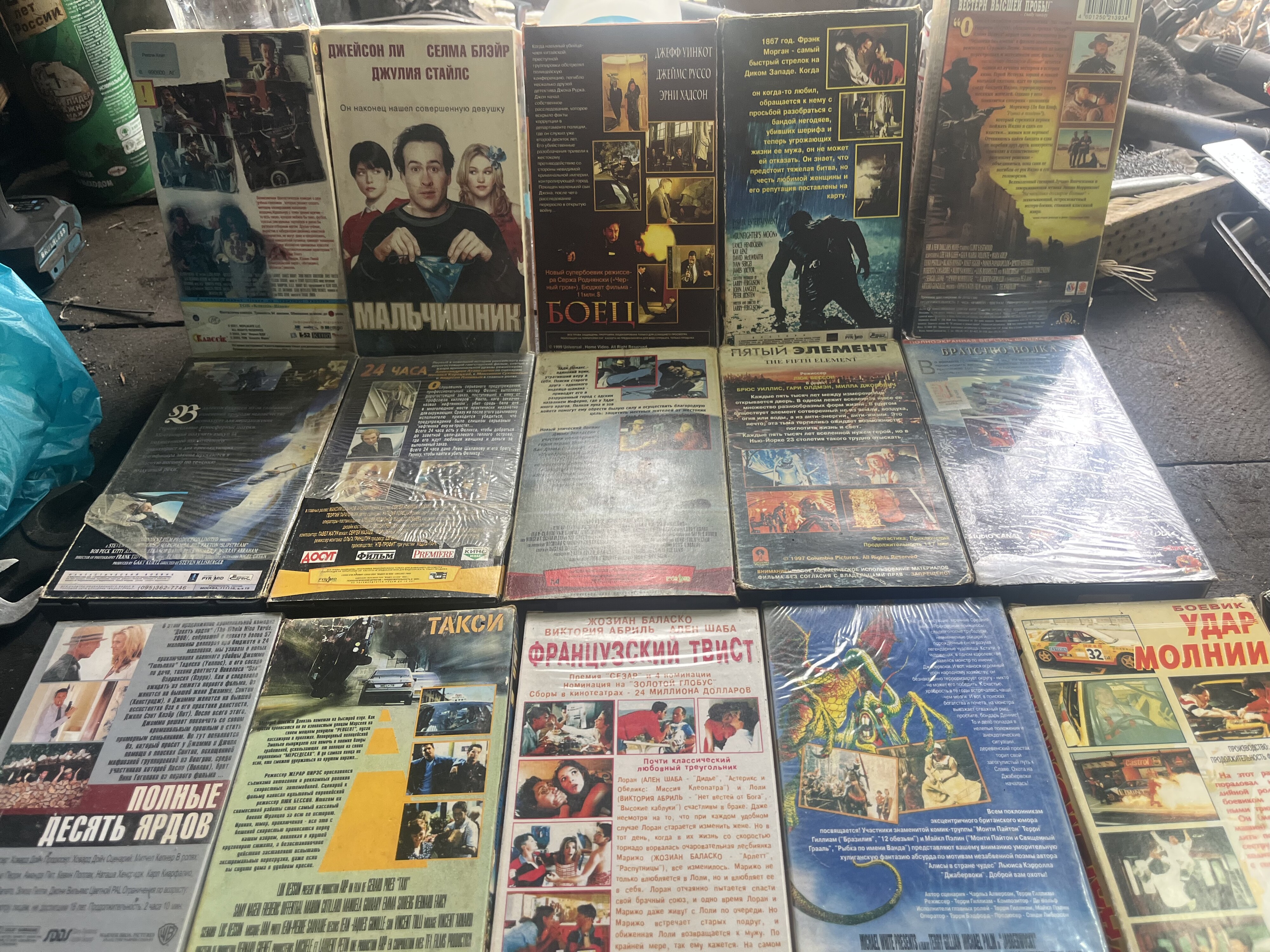 Коллекция видеокассет VHS , 20 штук с разными фильтрами эпохи 90-х и 2000-х.Все кассеты в коробках. 