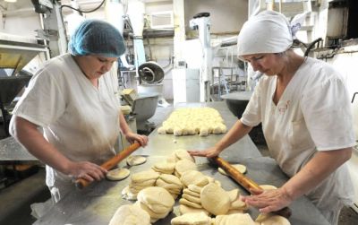 Требуется работница для изготовления булочных изделий. Луганск, район 3 гор. больницы. Ночная смена