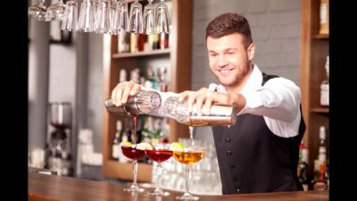 Требуются бармен в кафе на Мирном <br /> Требование: <br /> -Парень 18 -30 лет <br /> -Опыт работы в