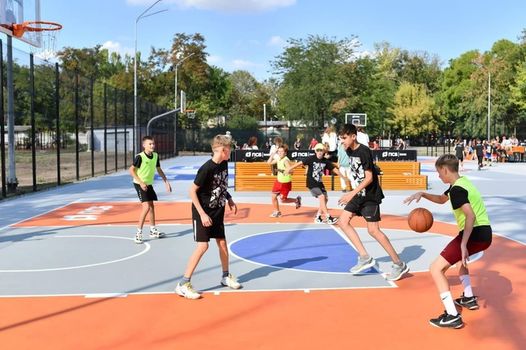 В Луганске открыли современный первый центр уличного баскетбола «ПСБ - Детям» 1 сентября