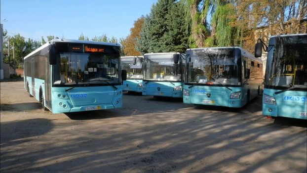 Новые автобусы теперь курсируют по маршрутам в Луганске