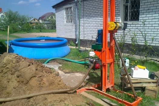 <p>Бурение скважин на воду в любом удобном для вас месте (даже в доме) Луганск до 145 метров.<br />
